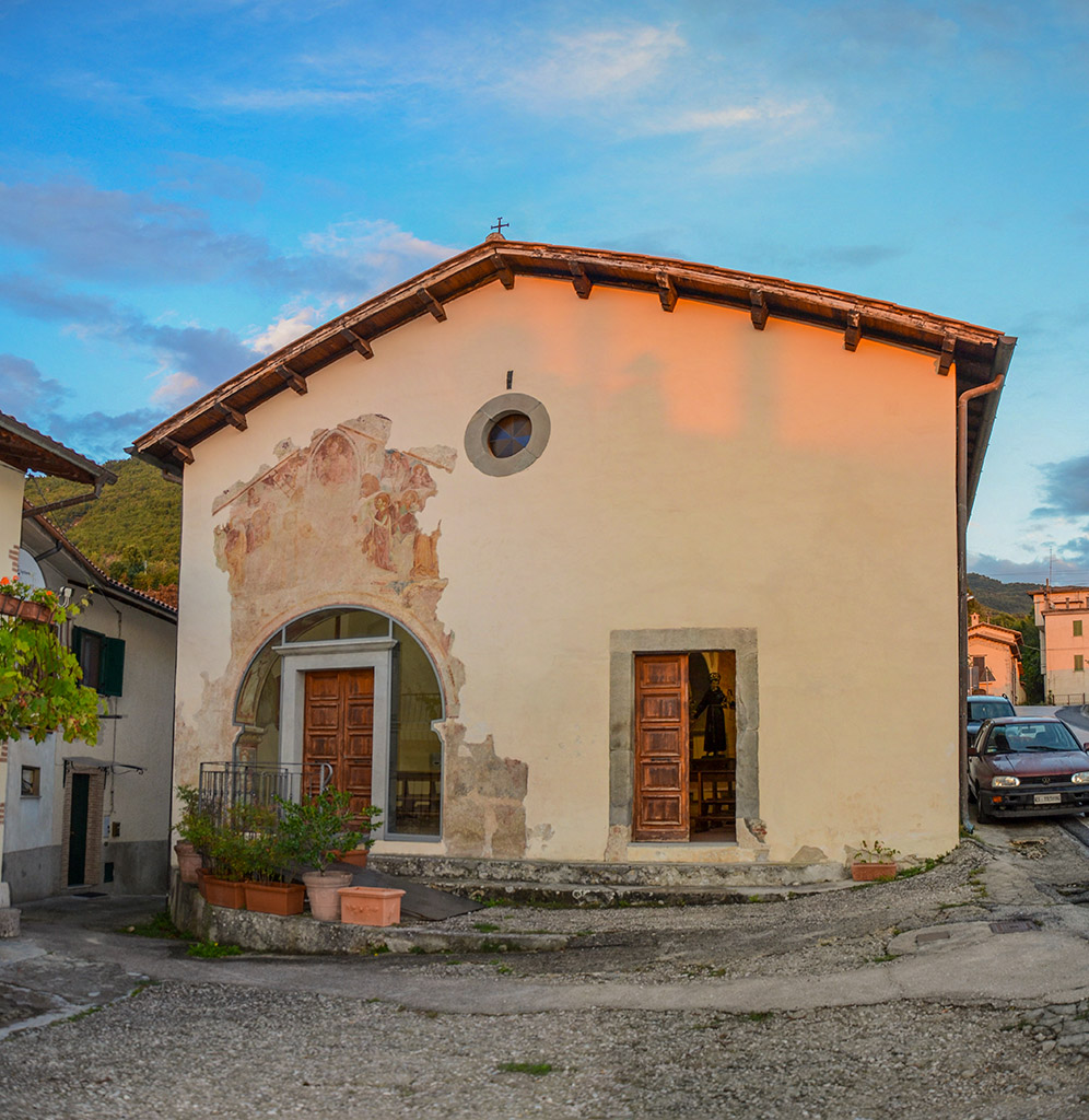 Esterno della chiesa di santa maria