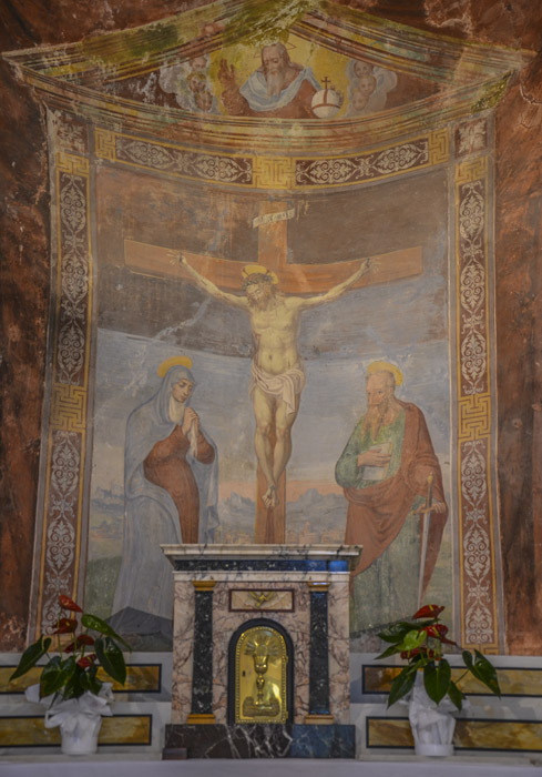 Affresco della crocifissione con tabernacolo